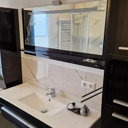 Iii Schoene In Bingen Mit Phantastischem Blick Auf Nahe, Fuer Monteure-c Apartment